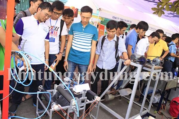 Cần bổ sung và nâng cấp các phụ tùng máy xây dựng cho ngành giáo dục