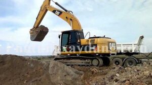 Những chú ý cơ bản khi vận hành máy xúc
