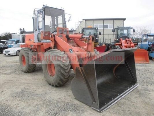 Bán máy xúc lật Hitachi LX80-2
